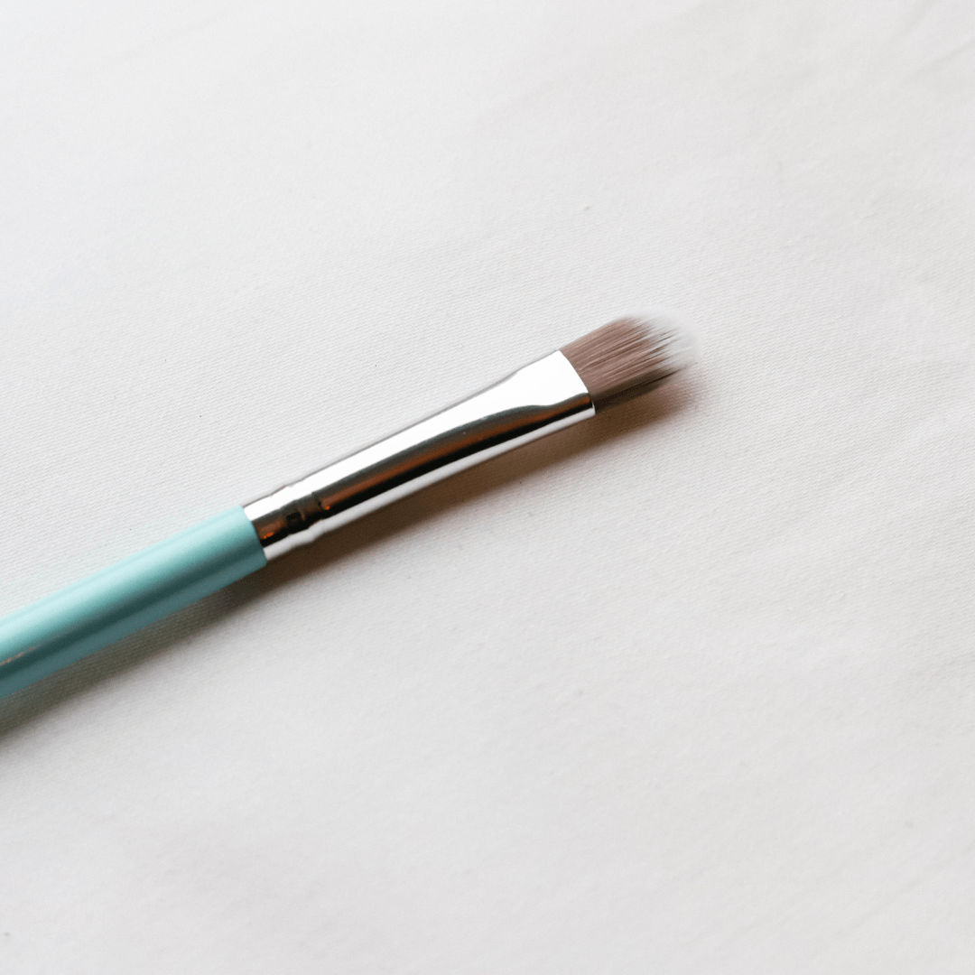 208 Concealer Brush - Humble Cosmetics - 208 Concealer Brush
